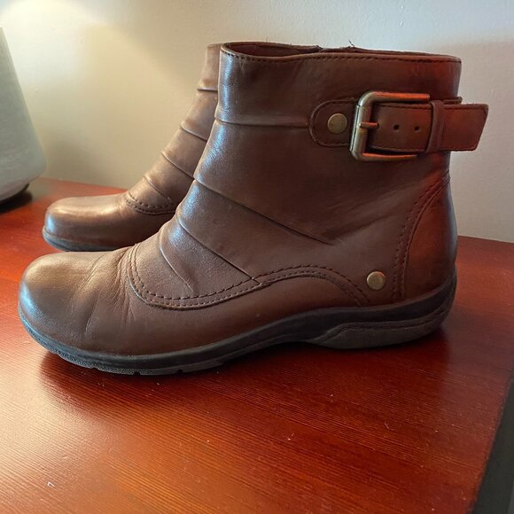 Clarks Christine Womens Brown Genuine Leather Ankle Boots -  Size 7 M - Picture 1 of 9